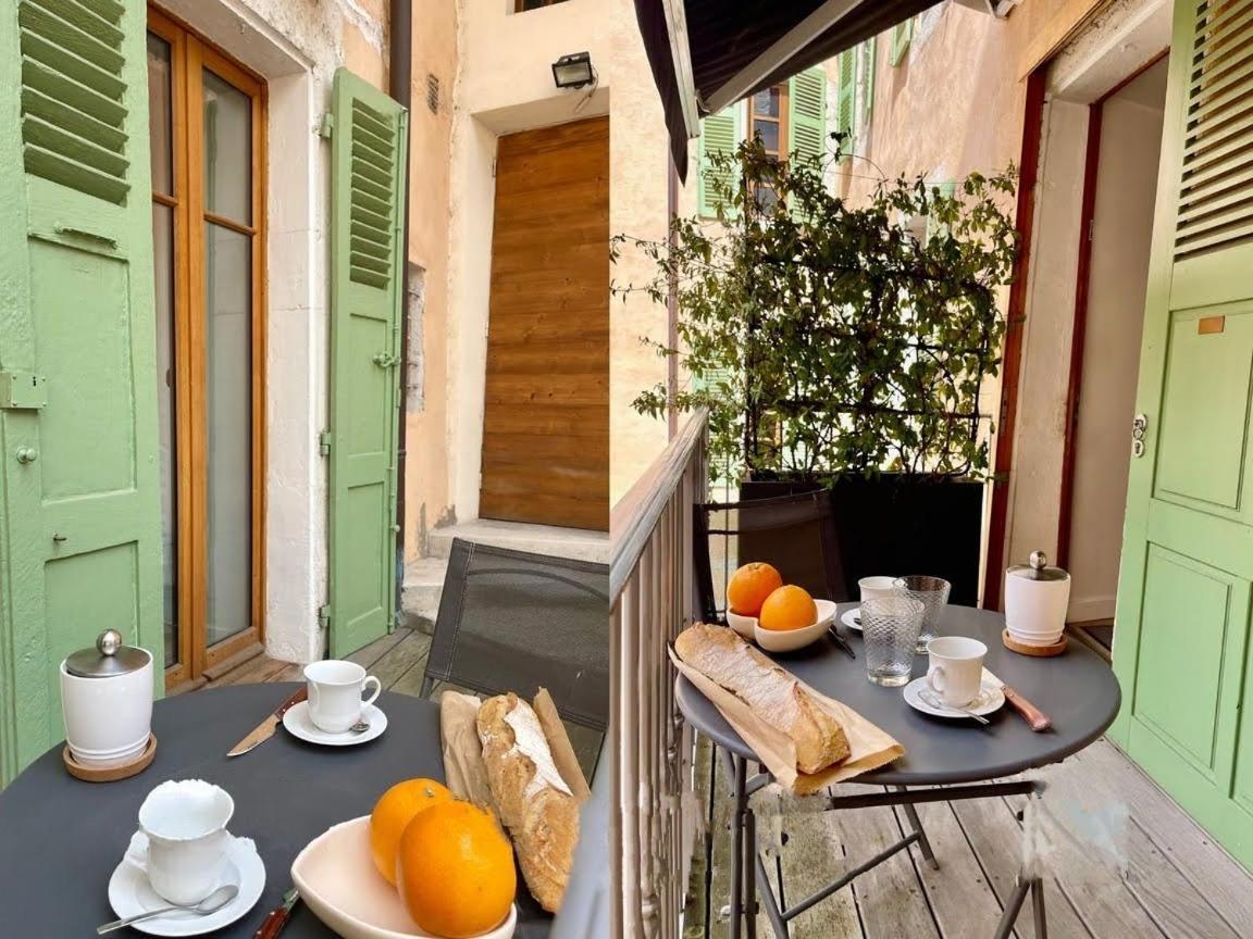 Appartement De Charme Au Coeur De La Vieille Ville Анси Экстерьер фото